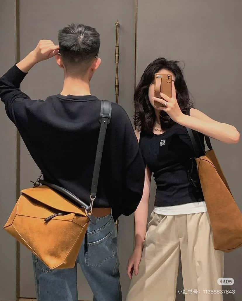 LOEWE 新款🆕大号压制绒面皮革 Puzzle Fold 手袋 0692-高仿包包