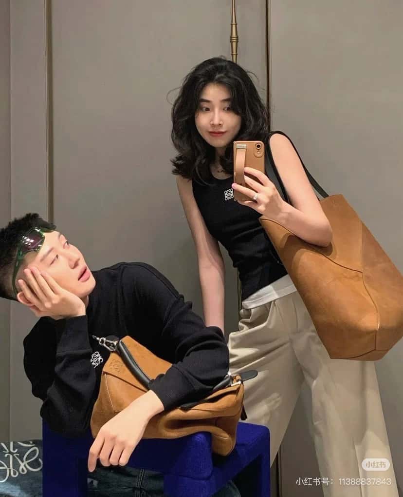 LOEWE 新款🆕大号压制绒面皮革 Puzzle Fold 手袋 0692-高仿包包