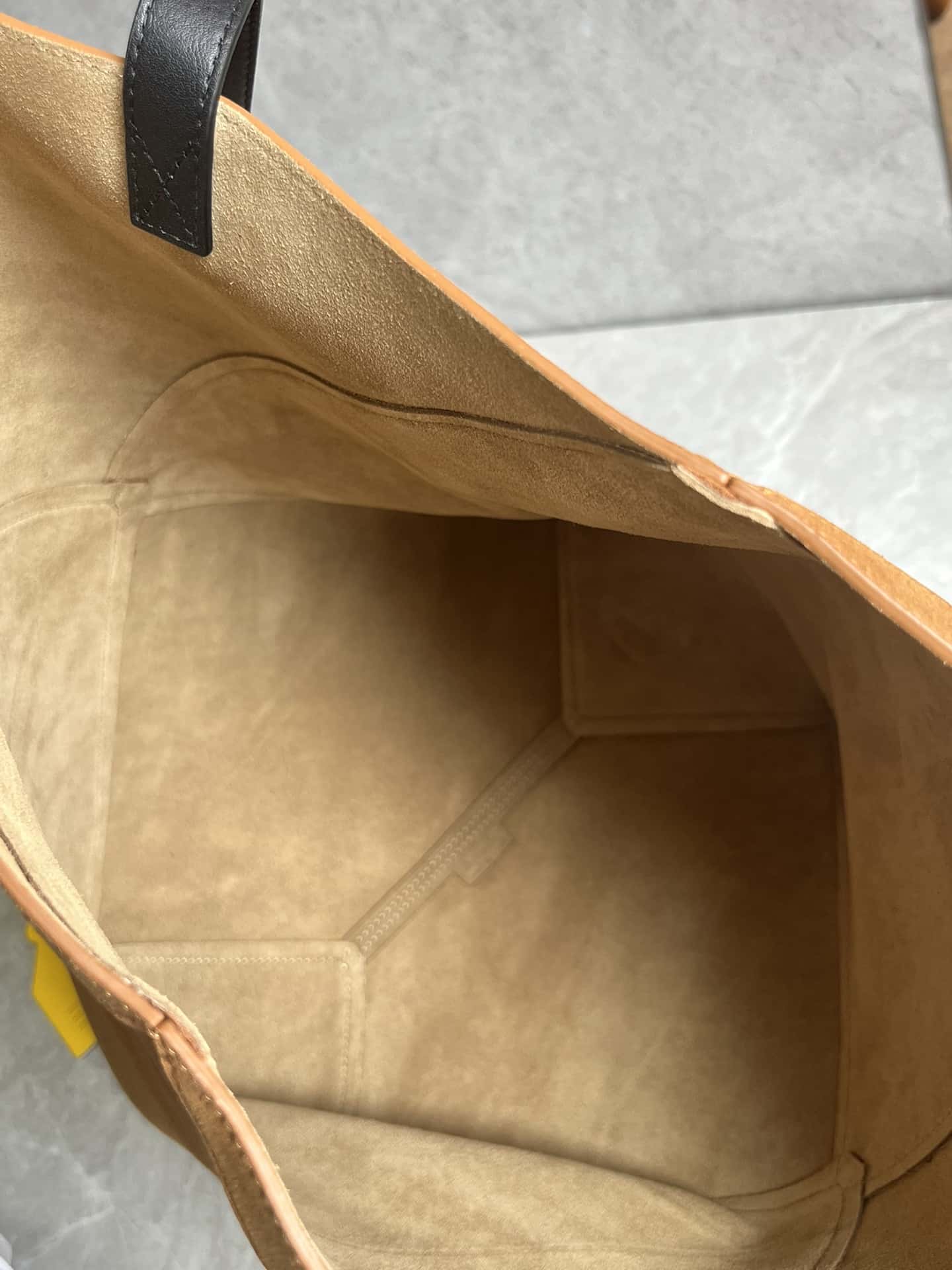 LOEWE 新款🆕大号压制绒面皮革 Puzzle Fold 手袋 0692-高仿包包