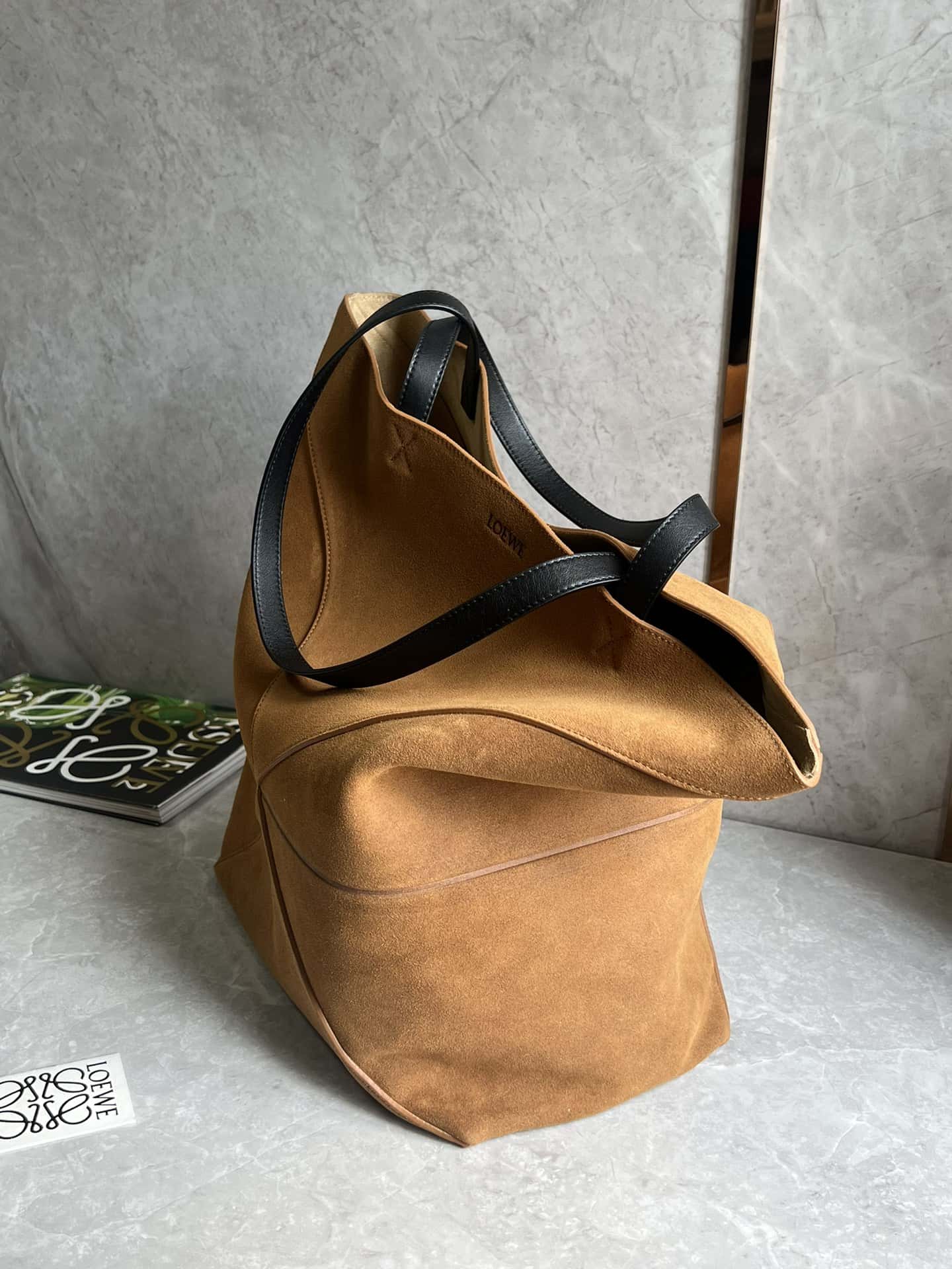 LOEWE 新款🆕大号压制绒面皮革 Puzzle Fold 手袋 0692