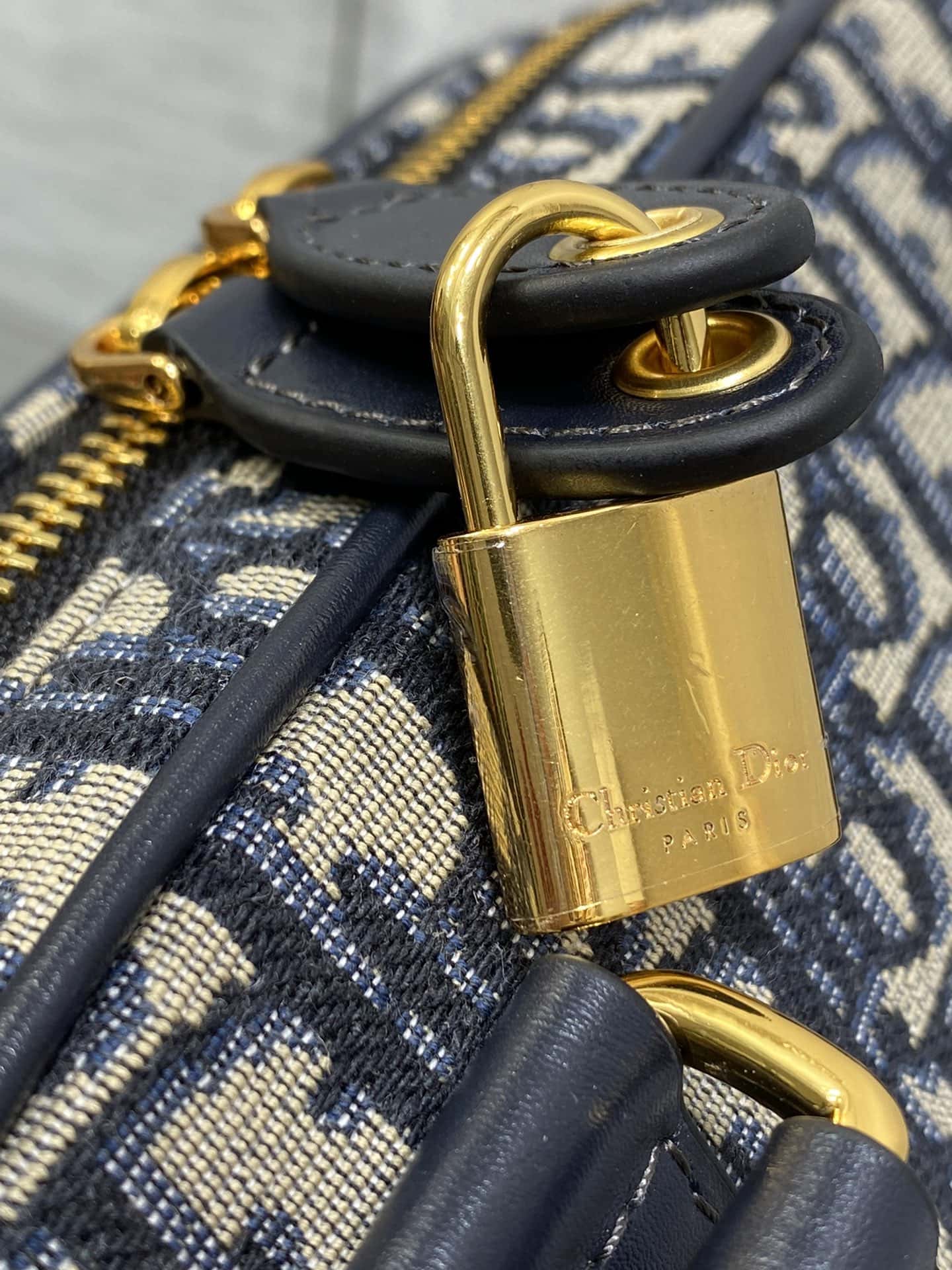 dior D-Vibe 保龄球包中号-高仿包包