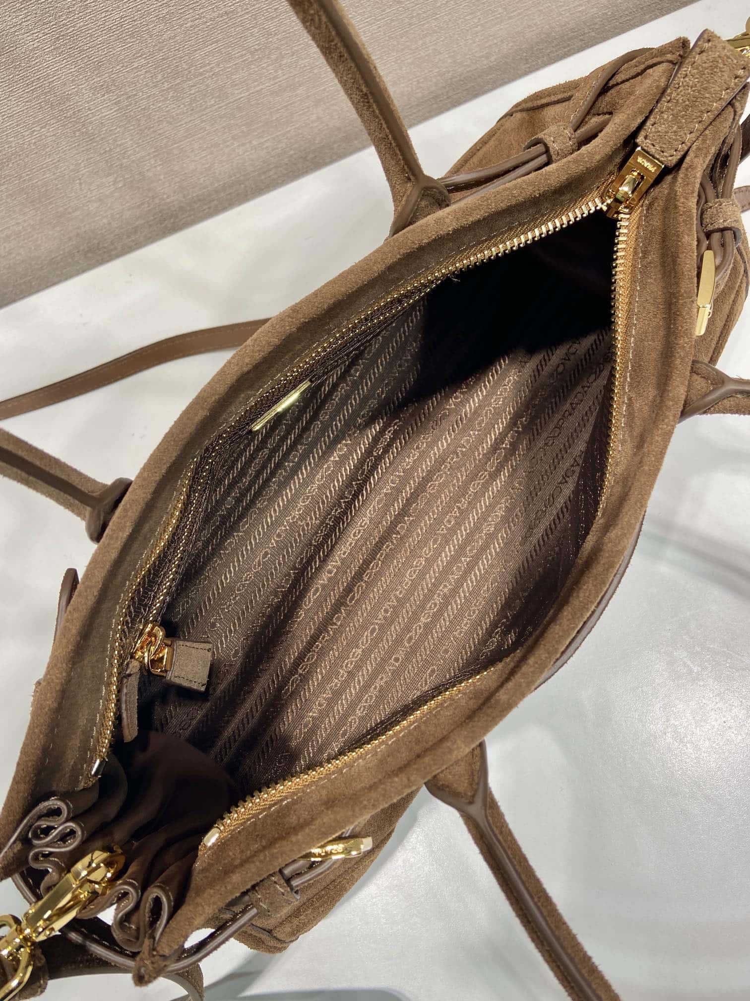 PRADA LusSolf磨砂皮 1BA426 深棕色-高仿包包