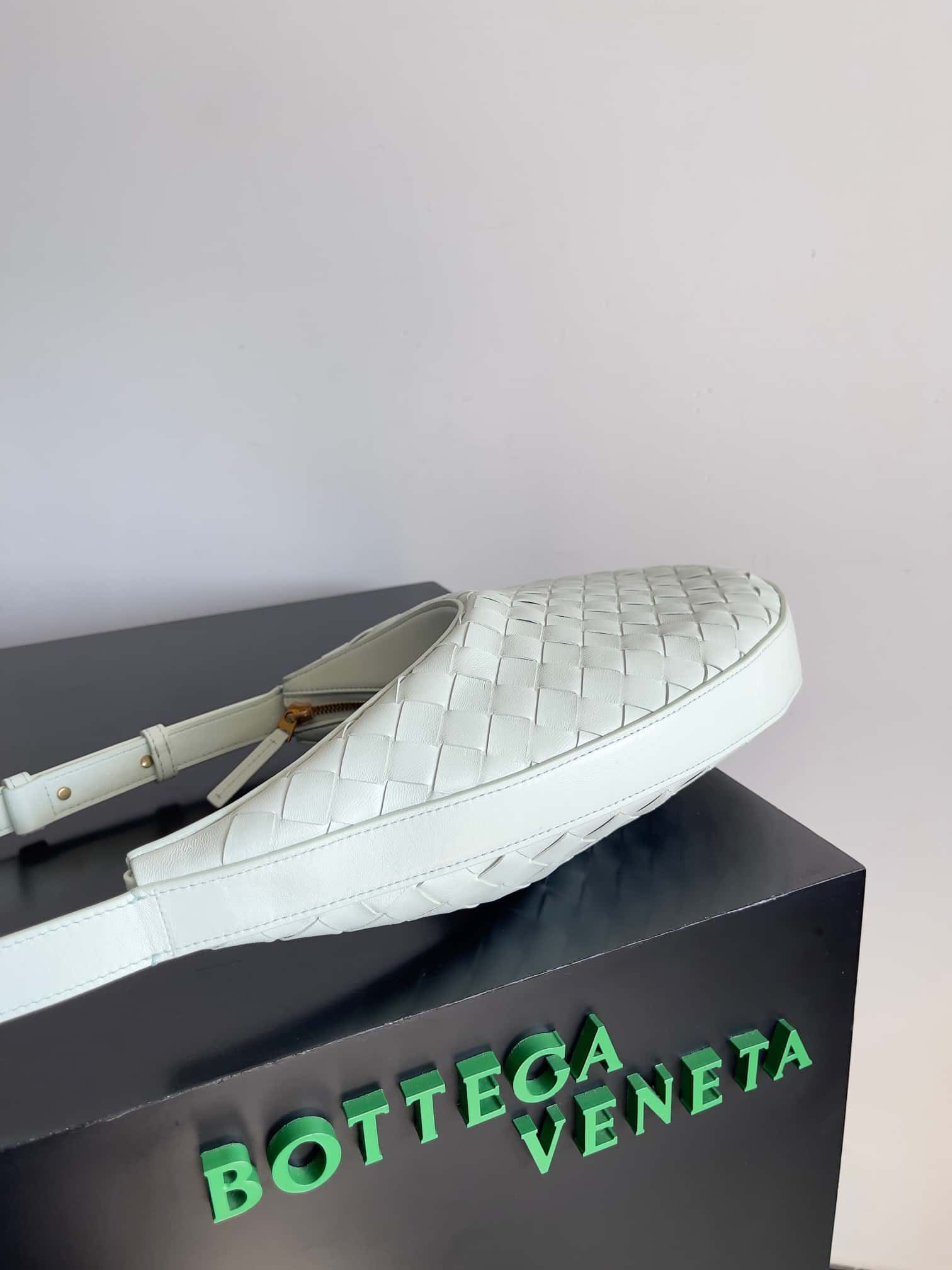 B家新品BV 新款Drop肩背包款号：755074-高仿包包