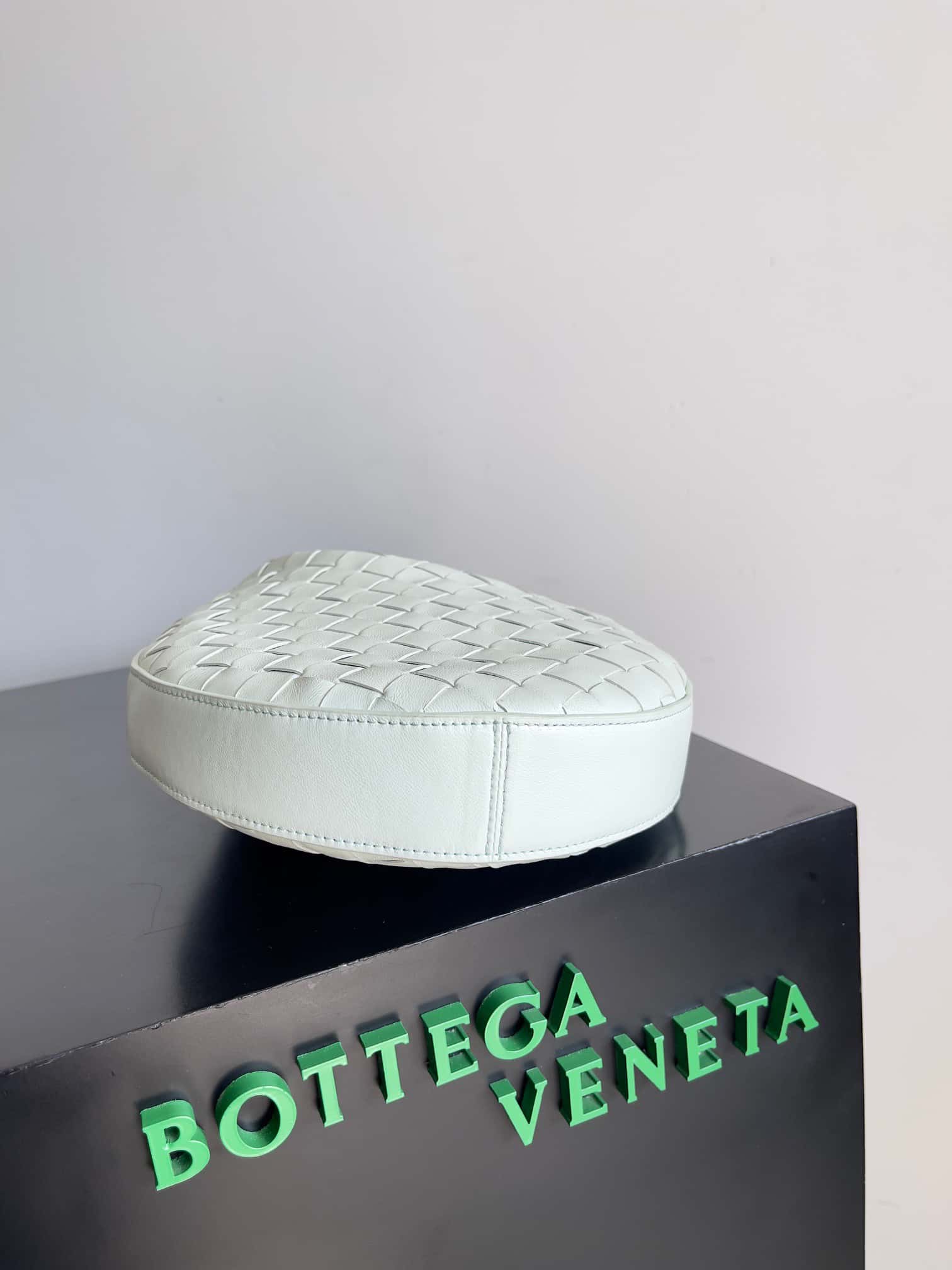 B家新品BV 新款Drop肩背包款号：755074-高仿包包