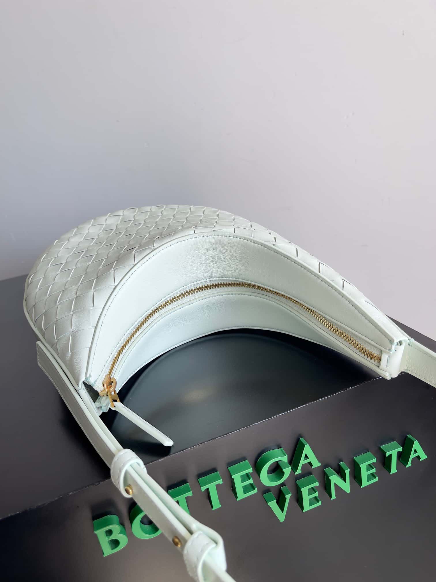 B家新品BV 新款Drop肩背包款号：755074-高仿包包