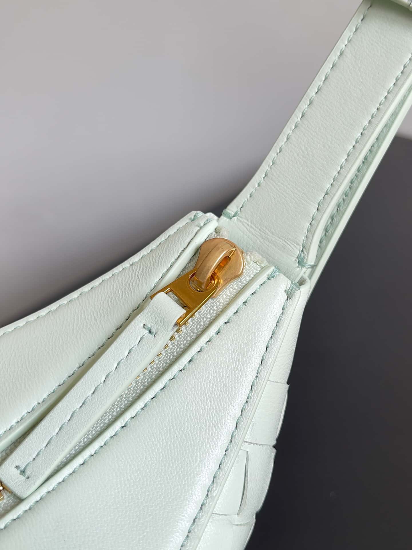 B家新品BV 新款Drop肩背包款号：755074-高仿包包