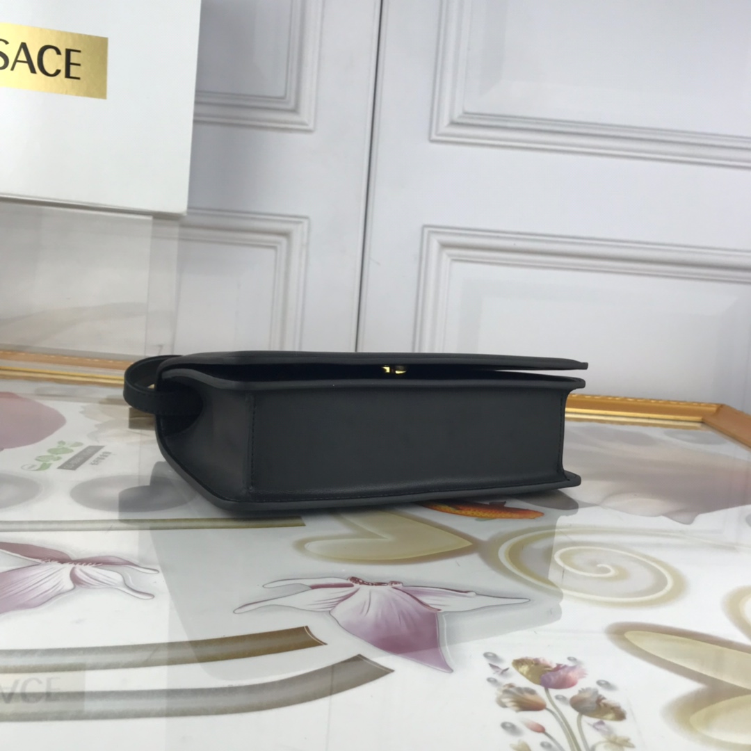 范思哲高仿包包哪里买？复古风LOGO单肩包 范思哲官网包包款式图片-高仿包包