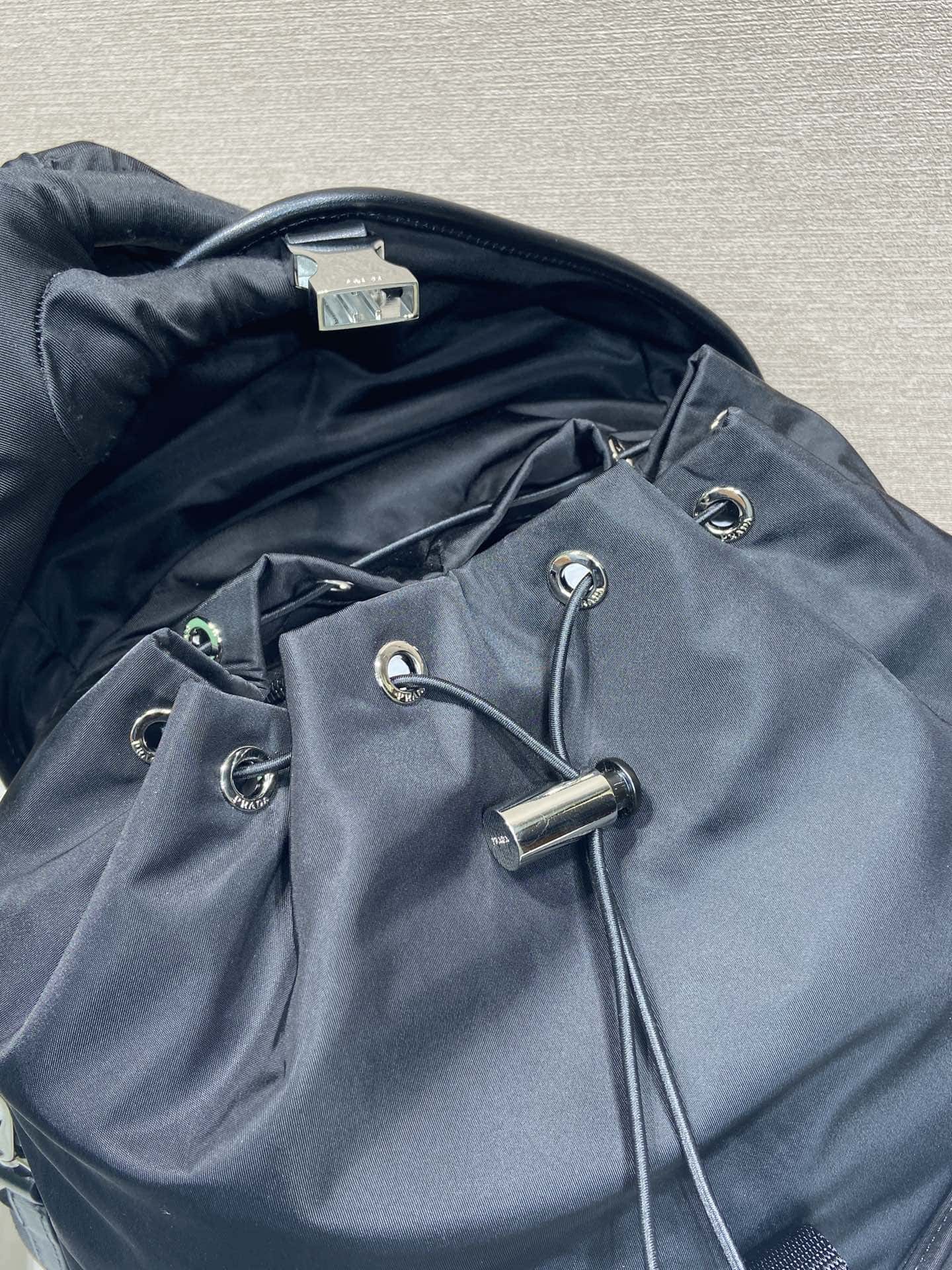 PRADA🎉新款走秀款🎉2VZ111小号肩背/肩包-高仿包包 PRADA🎉新款走秀款🎉2VZ111小号肩背/肩包-高仿包包