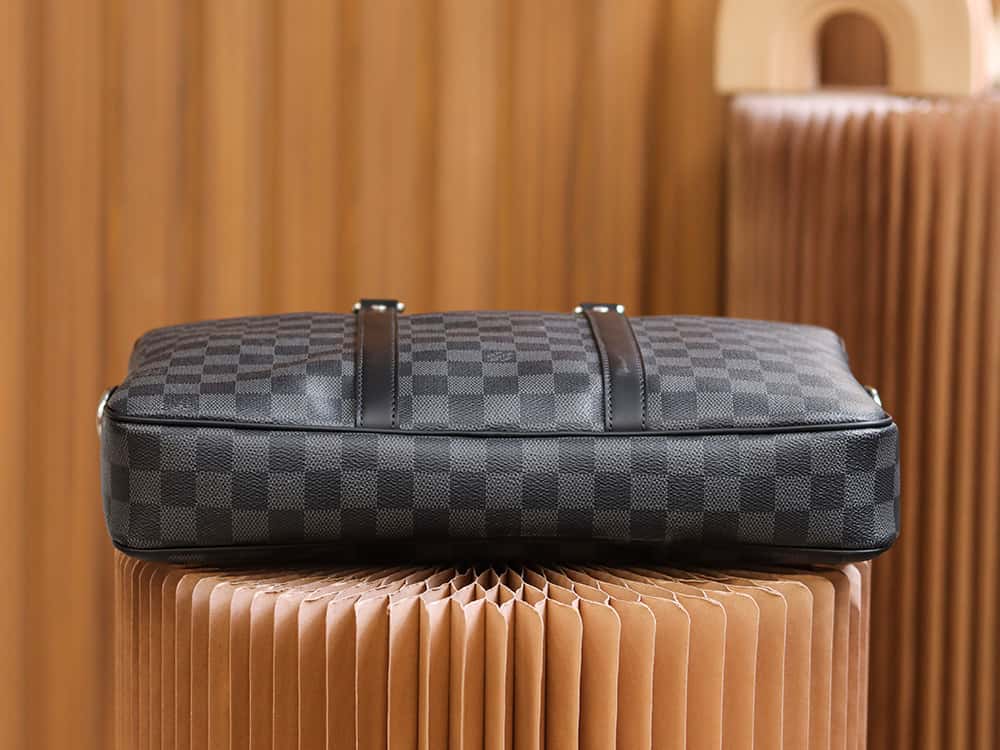 LV 𝐏𝐎𝐑𝐓𝐄 𝐃𝐎𝐂𝐔𝐌𝐄𝐍𝐓𝐒 𝐕𝐎𝐘𝐀𝐆𝐄 公文包 M41478-高仿包包