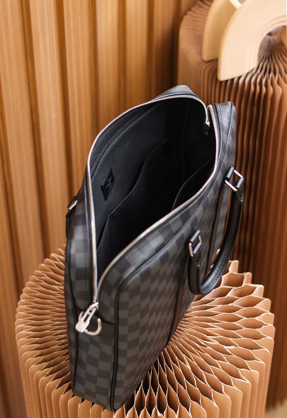 LV 𝐏𝐎𝐑𝐓𝐄 𝐃𝐎𝐂𝐔𝐌𝐄𝐍𝐓𝐒 𝐕𝐎𝐘𝐀𝐆𝐄 公文包 M41478-高仿包包