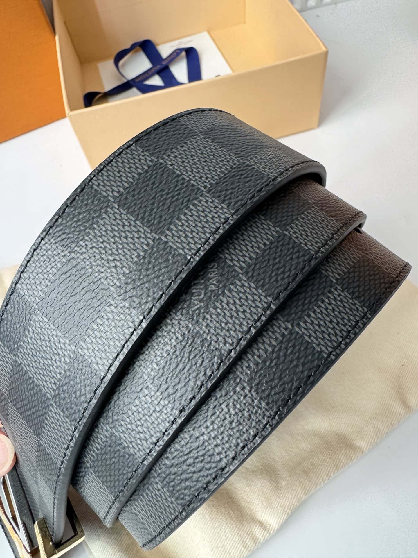 LV 字母logo金属扣双面可用腰带 4.0cm-高仿包包