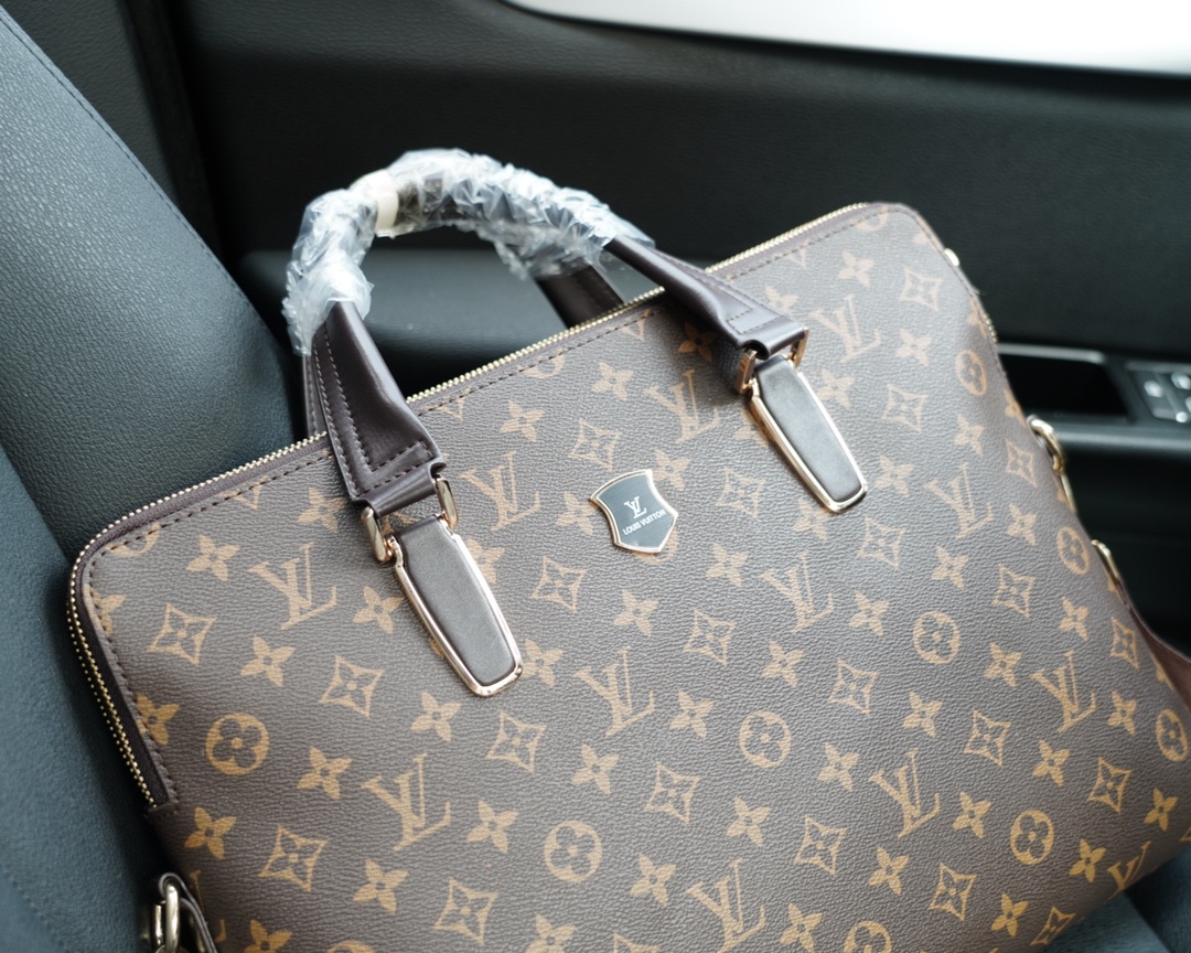 路易威登 官网同步 高版本 高仿公文斜挎手提背包 原单小牛皮材质-高仿包包