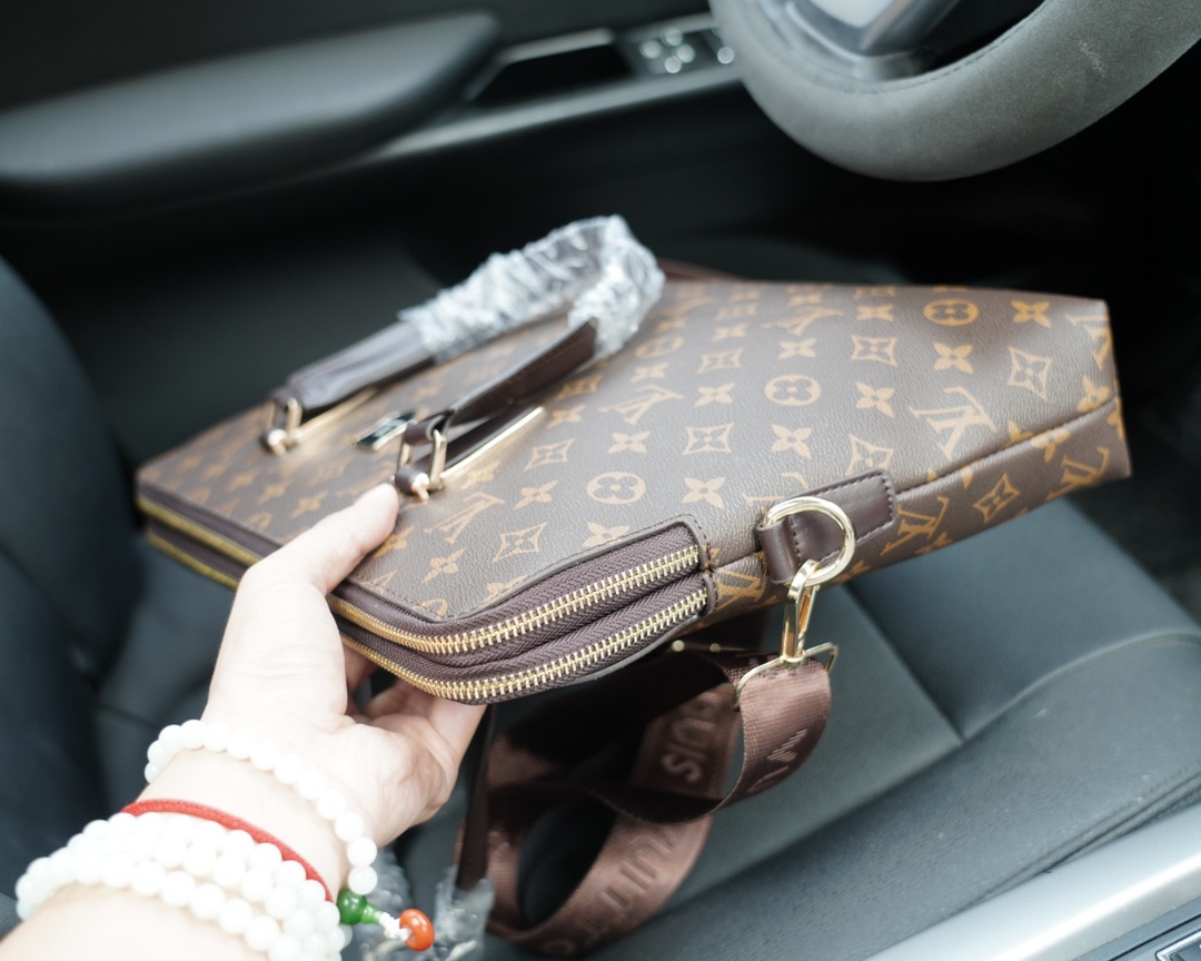 路易威登 官网同步 高版本 高仿公文斜挎手提背包 原单小牛皮材质-高仿包包