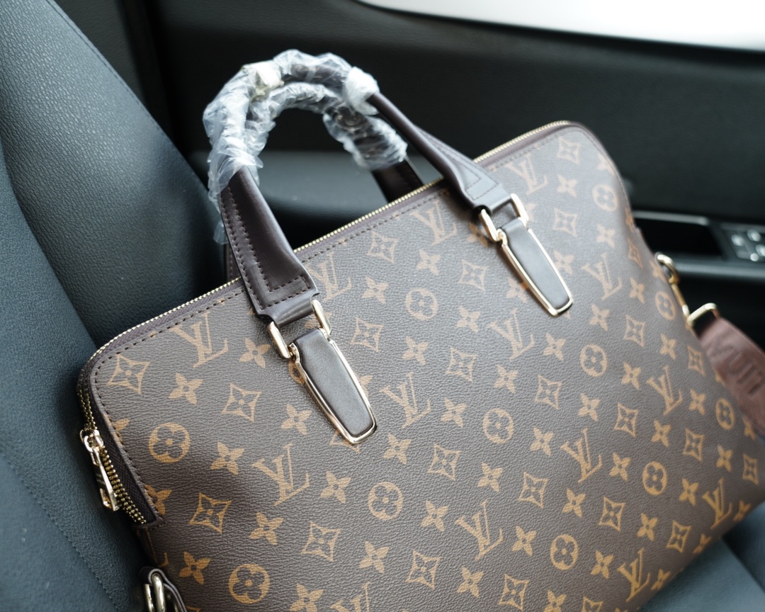 路易威登 官网同步 高版本 高仿公文斜挎手提背包 原单小牛皮材质-高仿包包