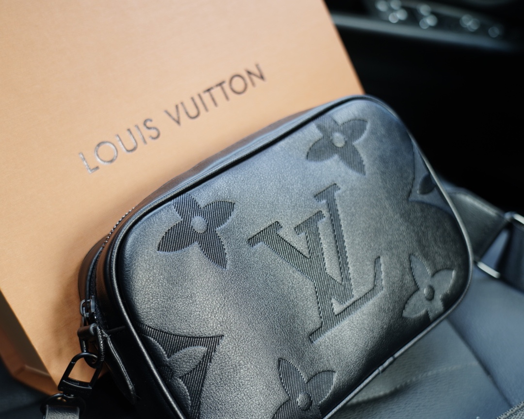 LV路易威登一比一斜挎单肩背包 永恒不过时的标志性产品顶级五金制作-高仿包包