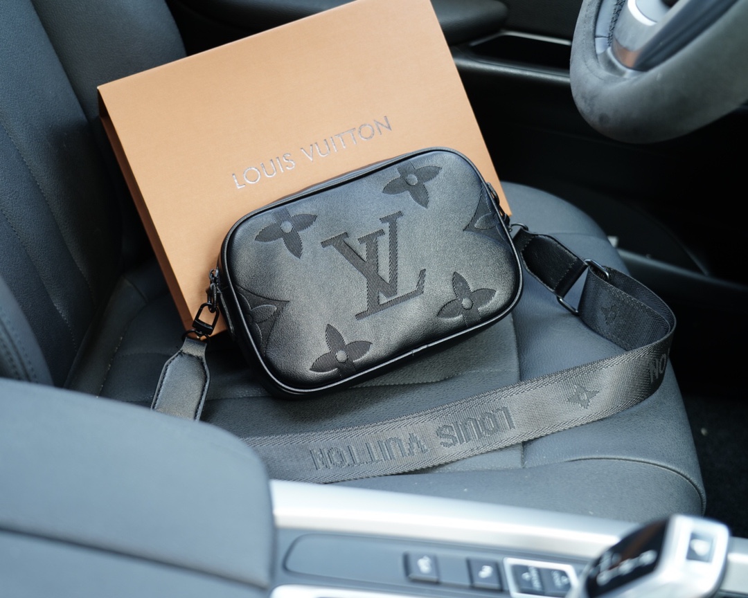 LV路易威登一比一斜挎单肩背包 永恒不过时的标志性产品顶级五金制作-高仿包包