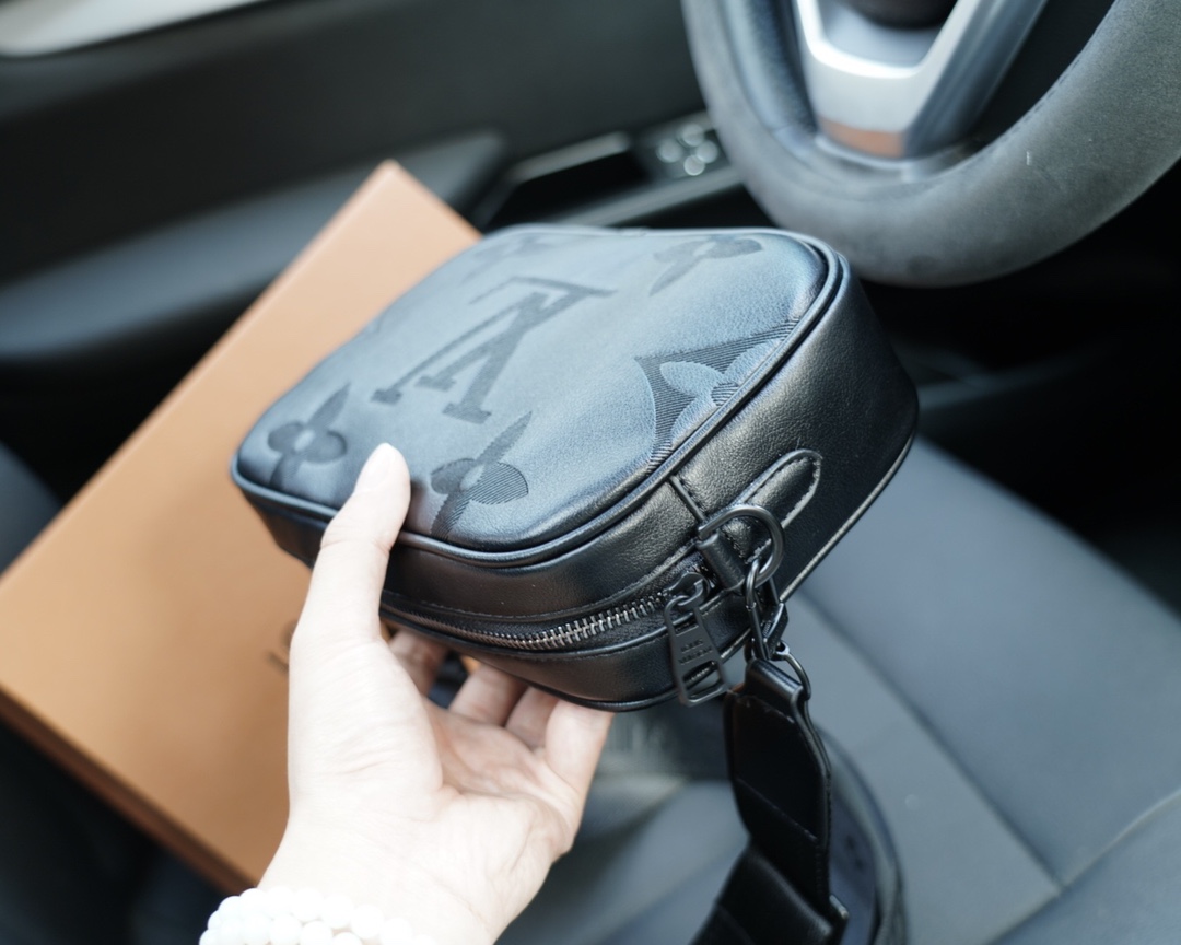 LV路易威登一比一斜挎单肩背包 永恒不过时的标志性产品顶级五金制作-高仿包包