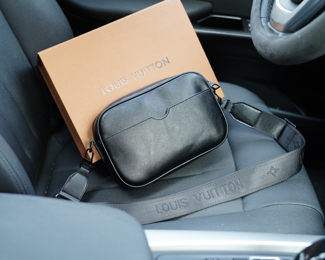 LV路易威登一比一斜挎单肩背包 永恒不过时的标志性产品顶级五金制作-高仿包包