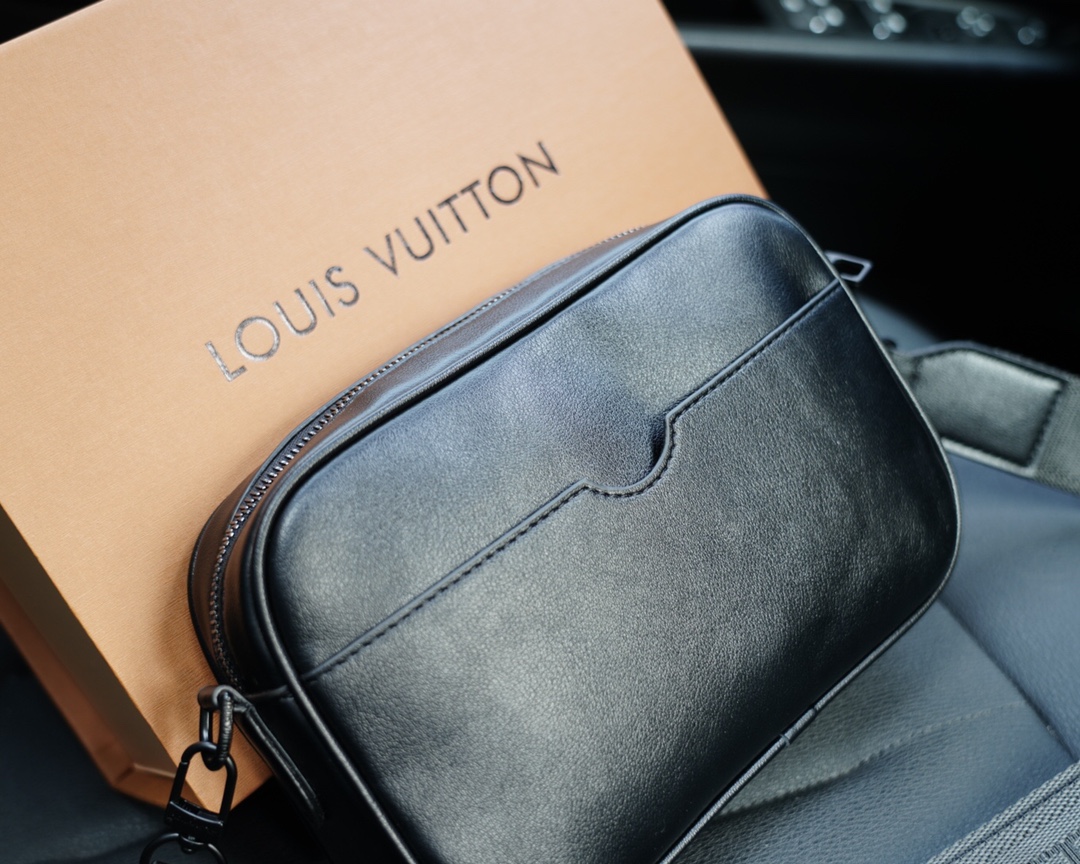 LV路易威登一比一斜挎单肩背包 永恒不过时的标志性产品顶级五金制作-高仿包包