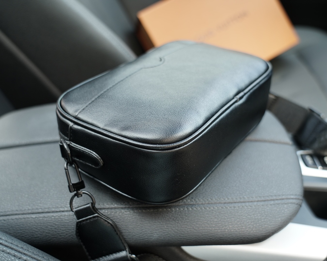 LV路易威登一比一斜挎单肩背包 永恒不过时的标志性产品顶级五金制作-高仿包包