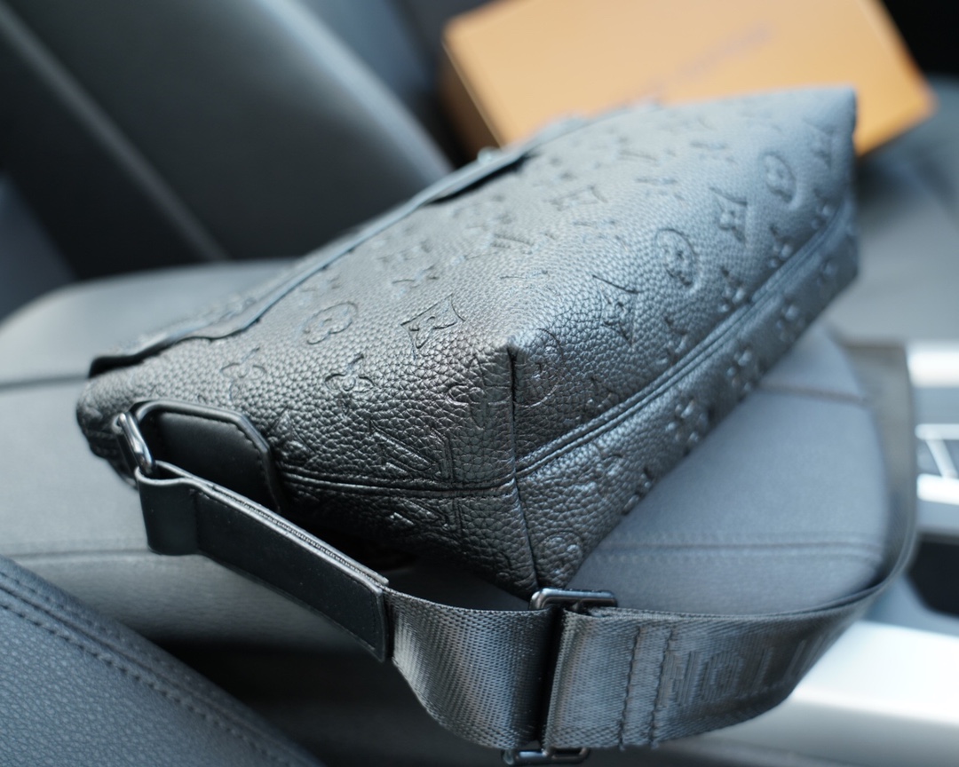 路易威登原单包 官网同步 高版本 斜挎单肩背包-高仿包包